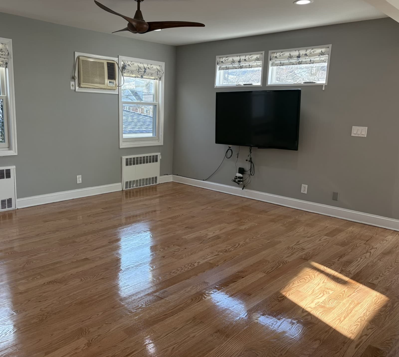 Refinished Red Oak · Gloss
